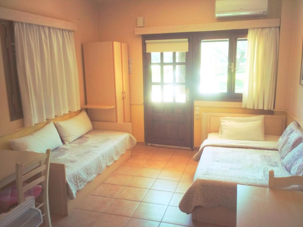 Rent Rooms Alexiou Limni  Luaran gambar