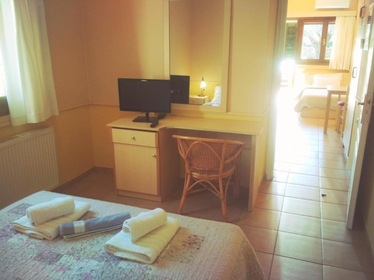 Rent Rooms Alexiou Limni  Luaran gambar