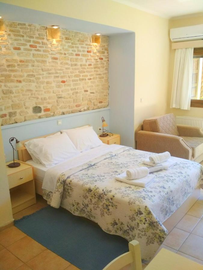 Rent Rooms Alexiou Limni  Luaran gambar