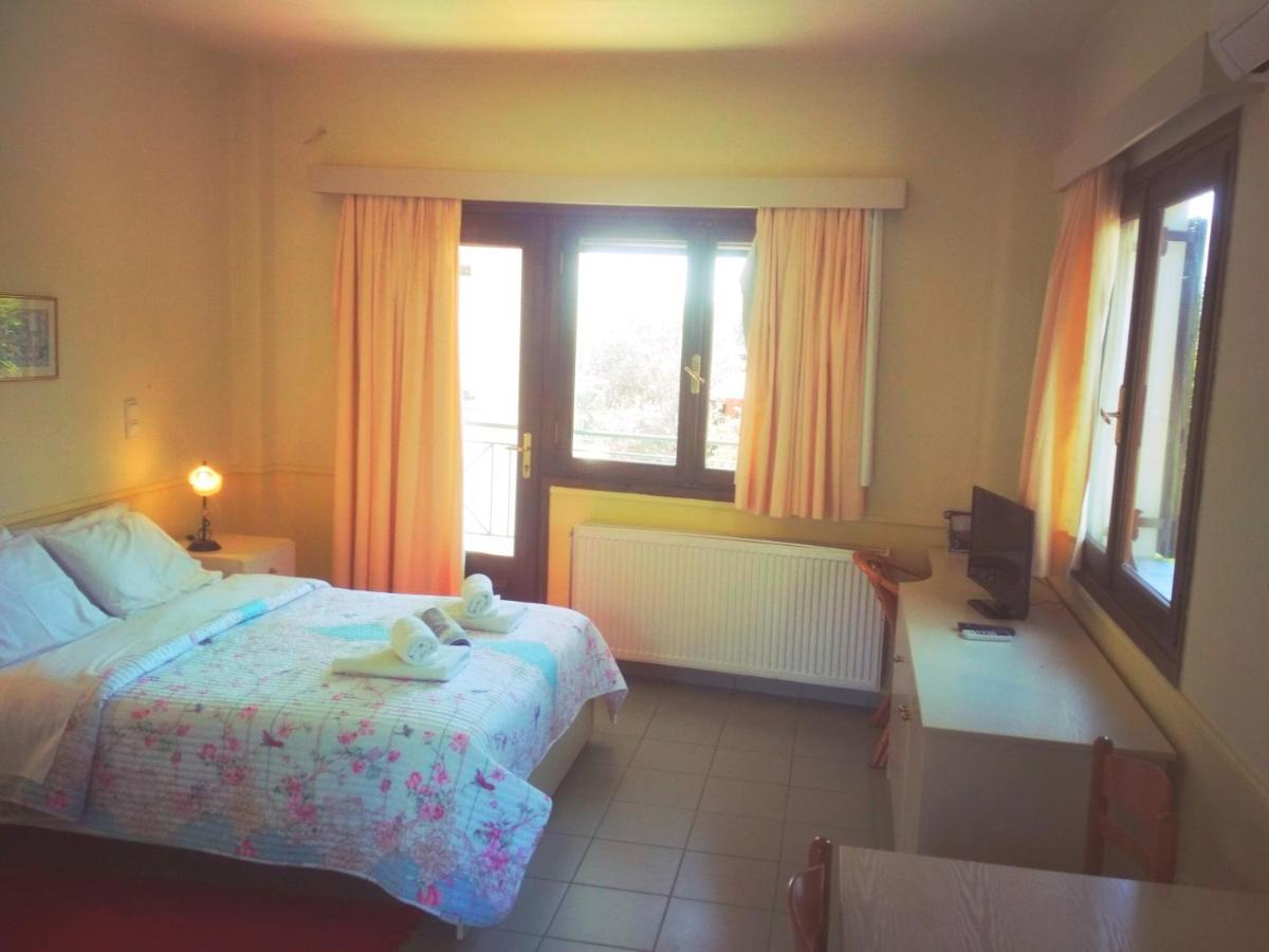 Rent Rooms Alexiou Limni  Luaran gambar